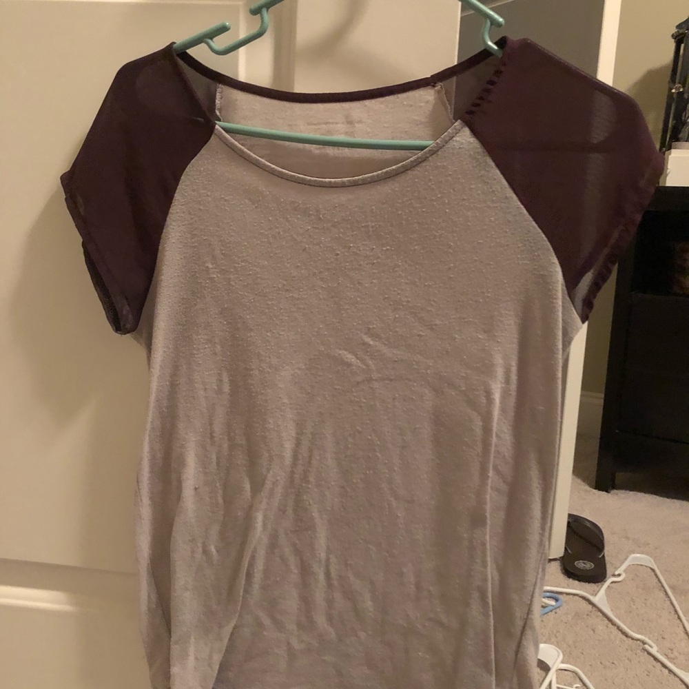 American eagle short sleeve w maroon lace sleeves
